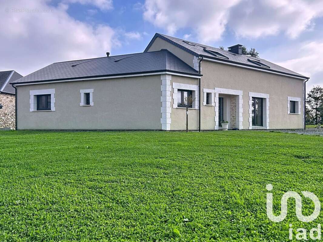 Maison 171 m² à Cavigny  - photo 2