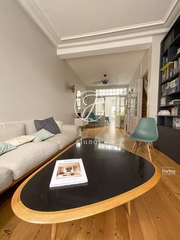 Lille - SAINT MAURICE - Maison à vendre 160 m2 - 4 chambres - Jardin - Possibilité garage en plus - photo 11