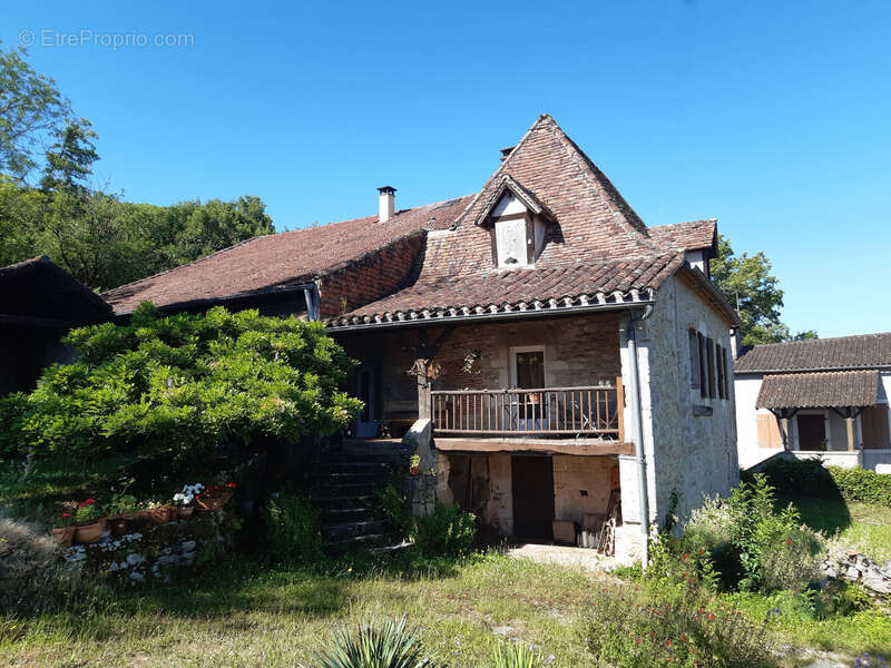 Propriete à vendre, lot de 3 maisons - photo 2