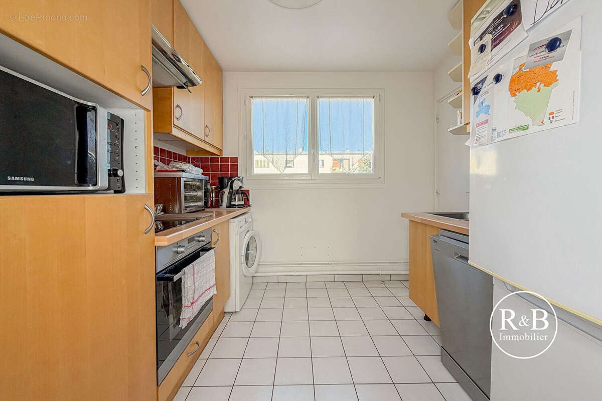 Appartement à LES CLAYES-SOUS-BOIS