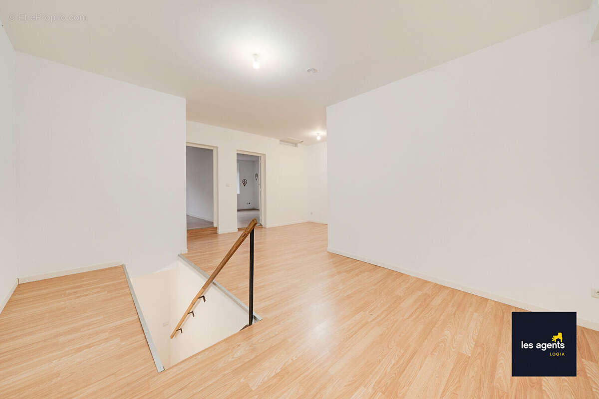 Maison  5 pièce(s) 160 m2 + cour - photo 9