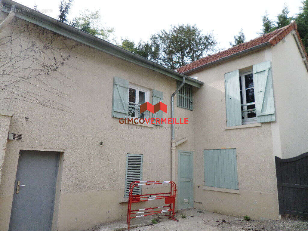 Maison à LA CELLE-SAINT-CLOUD