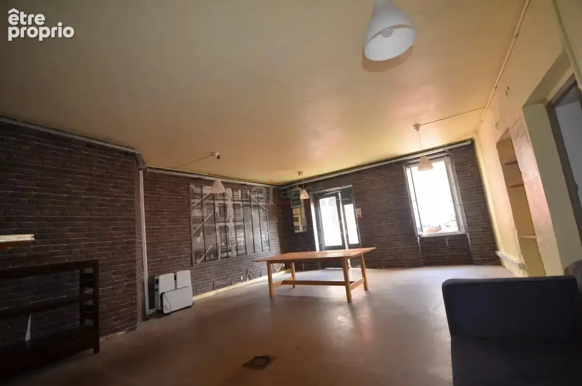 Local commercial 3 pièces à Ambérieu-en-Bugey, 73 m² - photo 12
