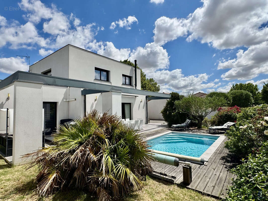 Maison 160 m² à Belberaud  - photo 9