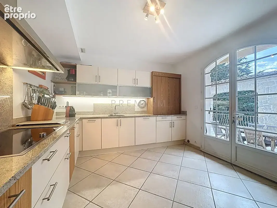 Maison familiale d'exception avec piscine et jardin paysager - photo 7