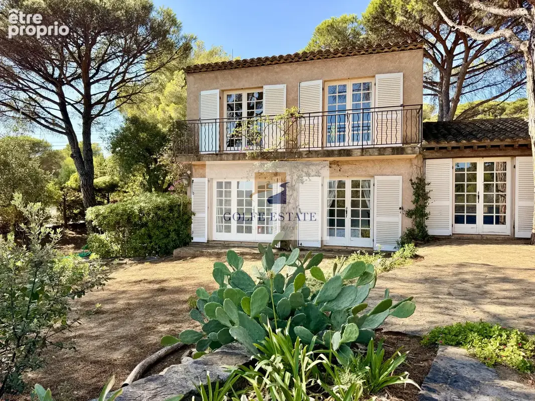 Colline Saint-Michel / Gigaro: villa  de charme à rénover / 5 minutes à pied de la plage - photo 8
