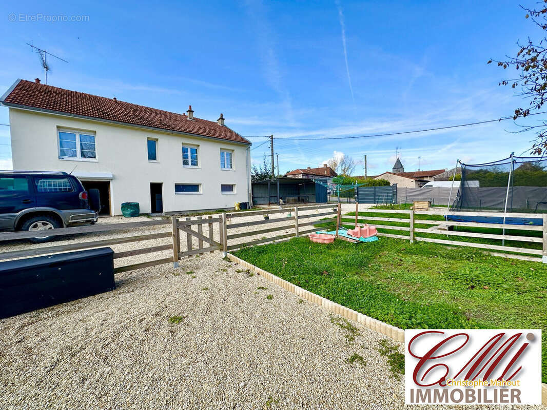 Maison à BLAISE-SOUS-ARZILLIERES