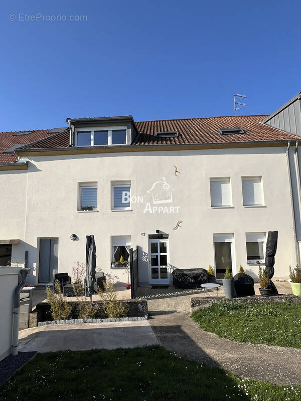 Appartement à LEXY