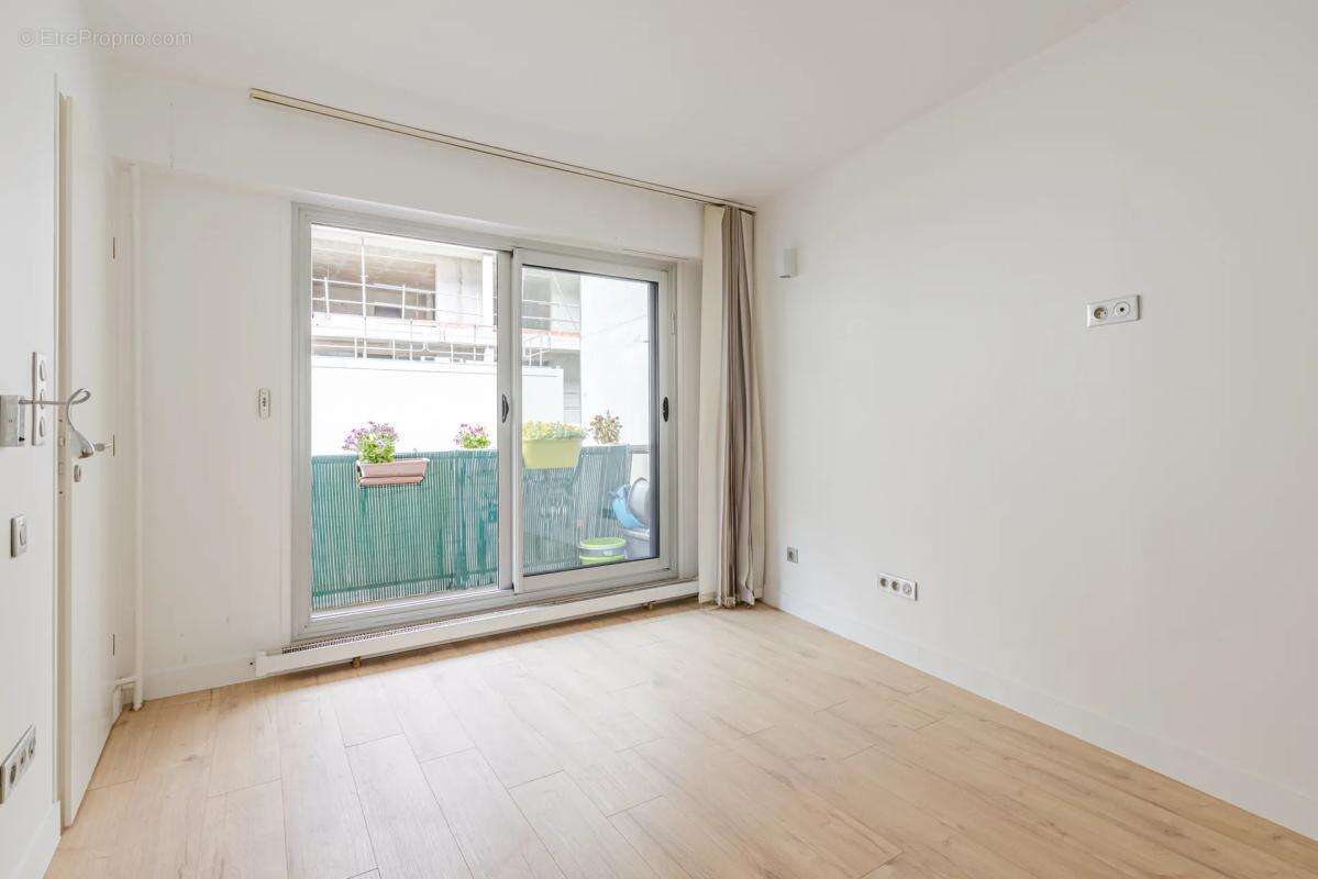 Appartement à PARIS-19E