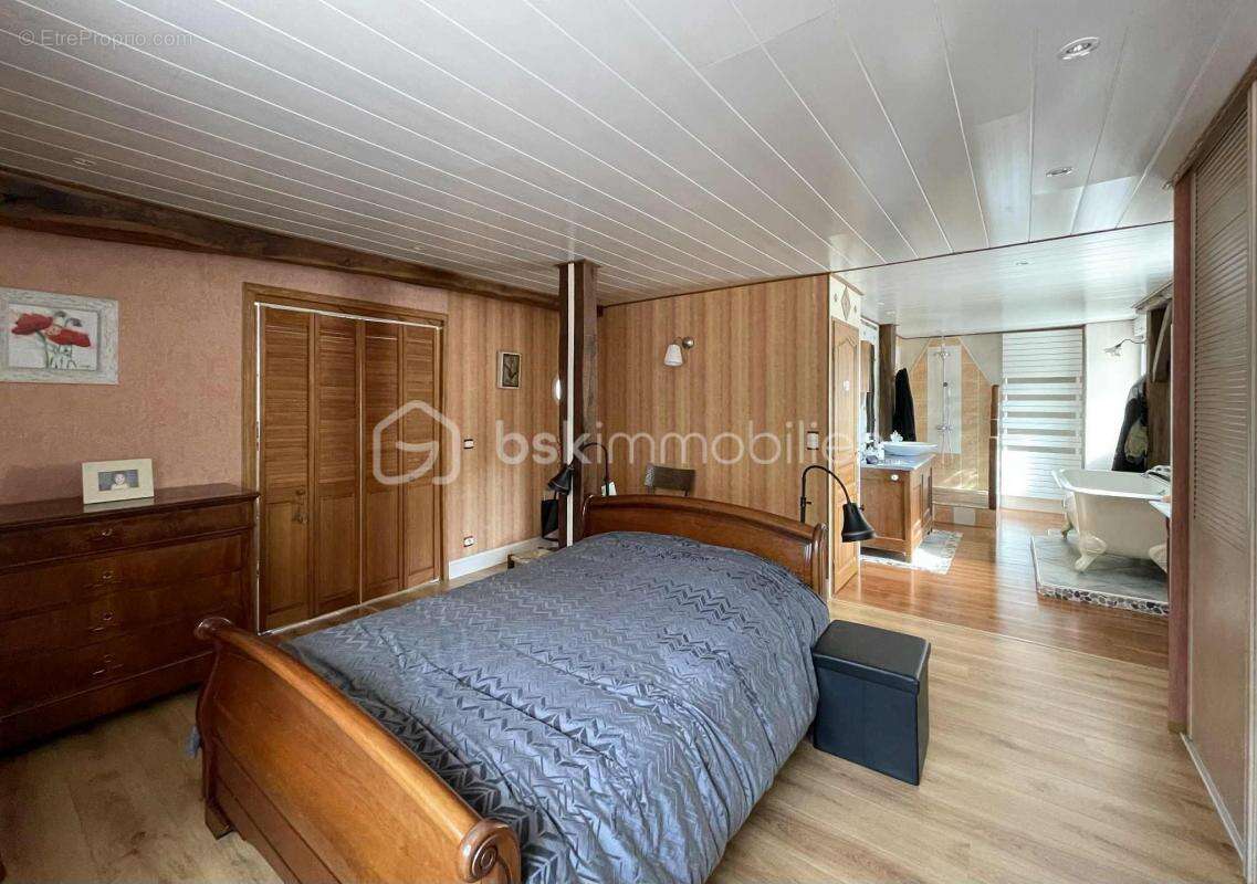 Maison rénovée à vendre - Chevillon - 225 m² - photo 13