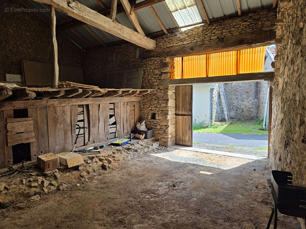 Maison à SAINT-HILAIRE-LA-TREILLE