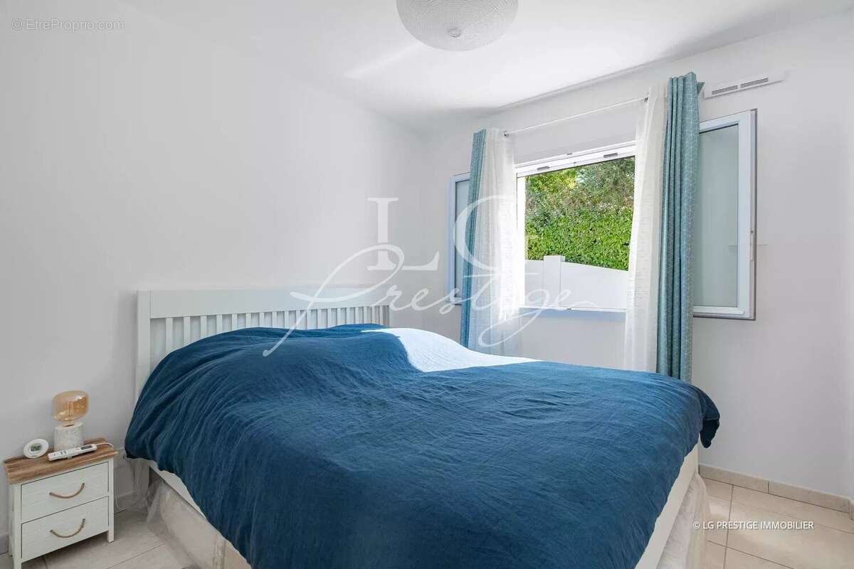 Maison à BAGNOLS-EN-FORET