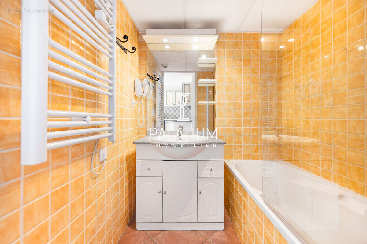 Appartement à GREOUX-LES-BAINS