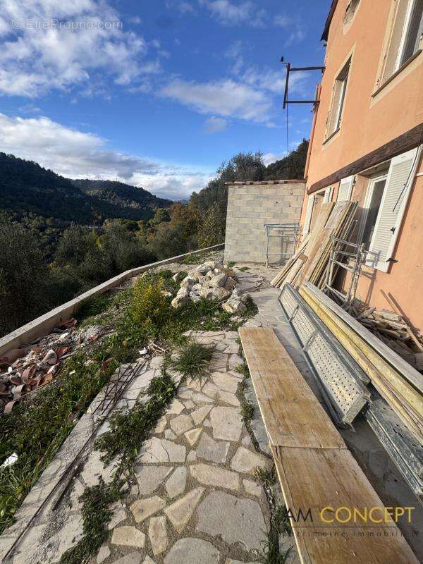 Appartement à L&#039;ESCARENE