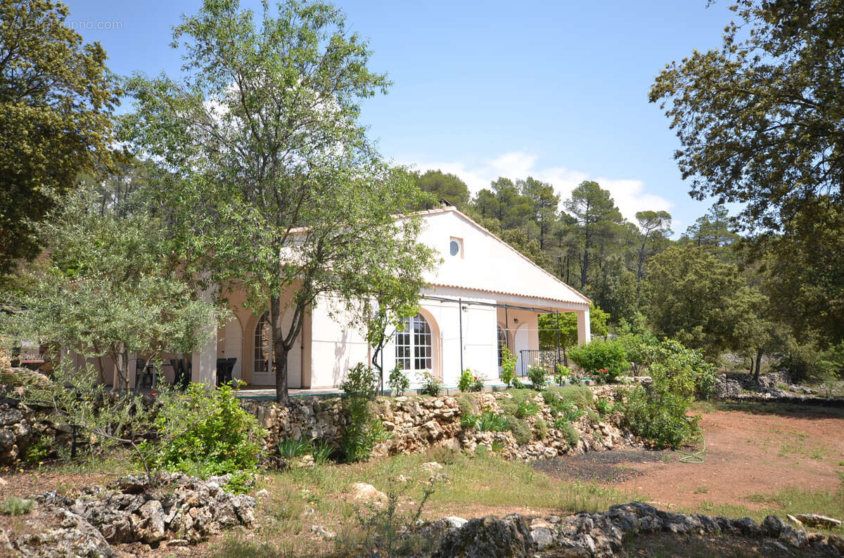 Maison à SILLANS-LA-CASCADE