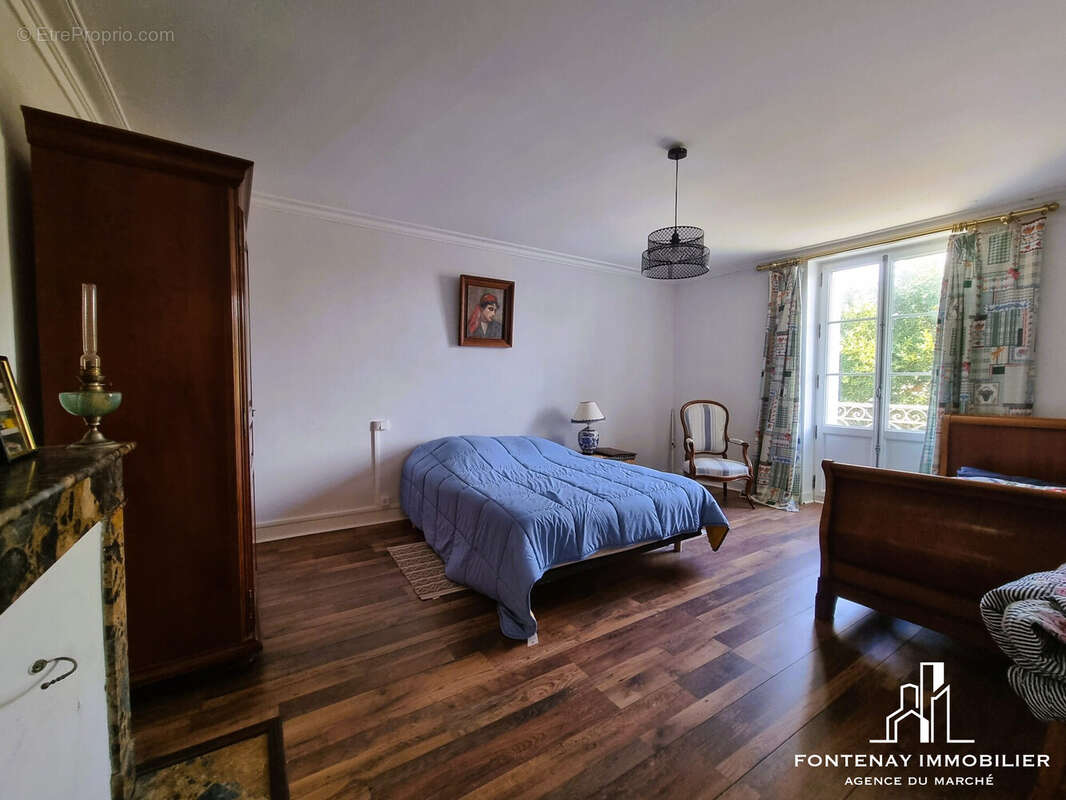 Maison 167 m² à Fontenay-Le-Comte  - photo 7