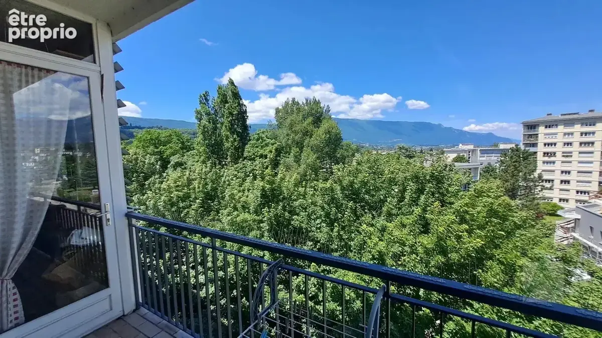 CHAMBERY - T4 avec vue dégagée et balcon - photo 11