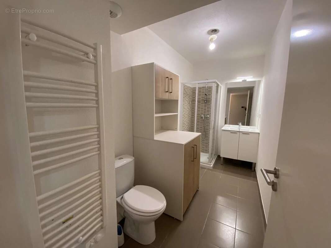 Appartement à CARROS