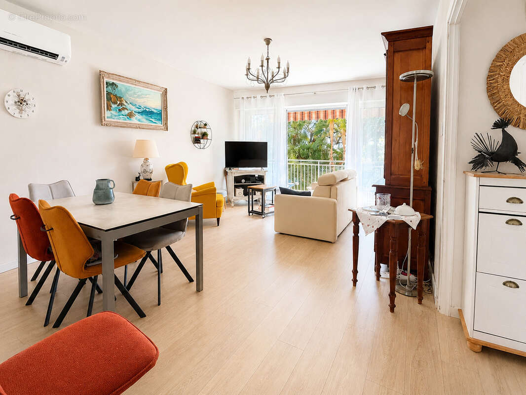Appartement à SIX-FOURS-LES-PLAGES
