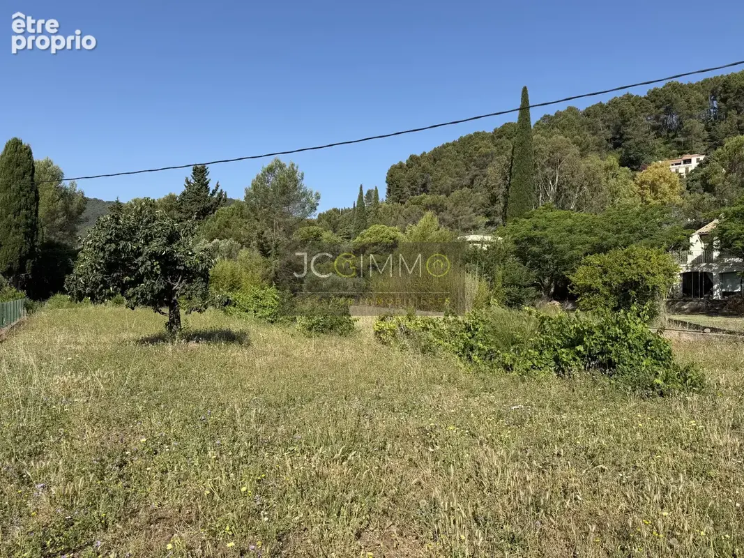 Terrain à SOLLIES-PONT