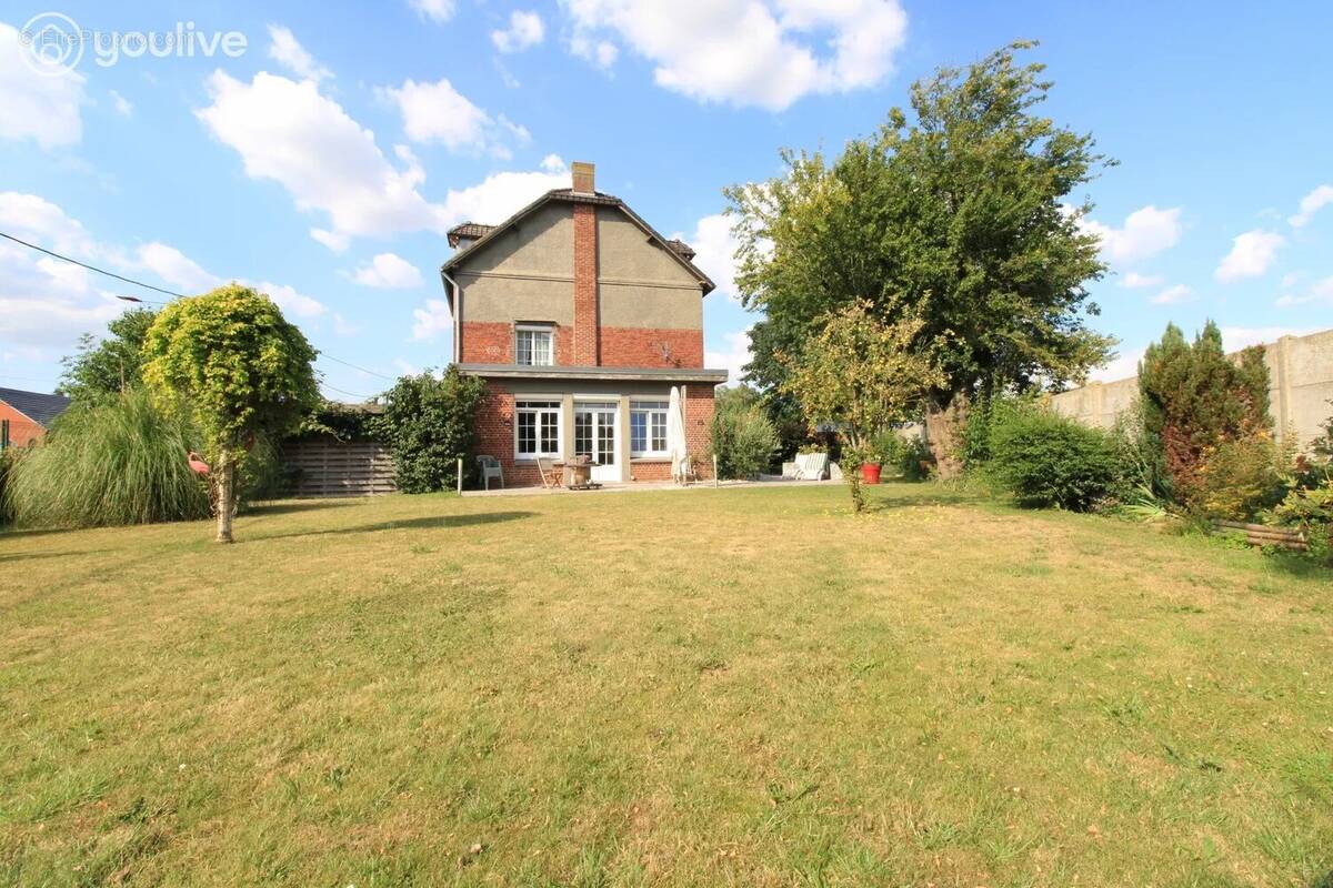 Maison d'ingénieur  de 220 m² habitable sur un beau terrain de  1154 m² - photo 2