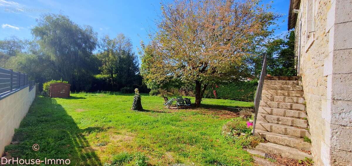 Maison à LE LARDIN-SAINT-LAZARE