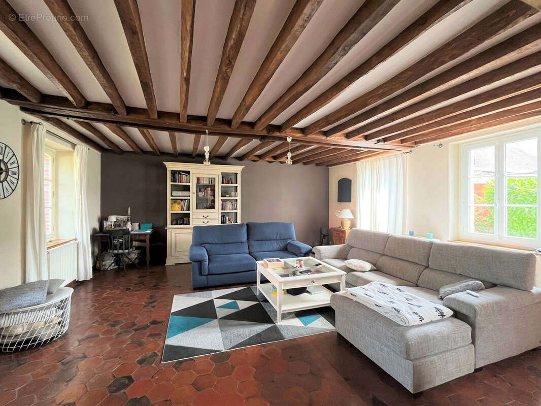 Maison à TREMBLAY-LES-VILLAGES