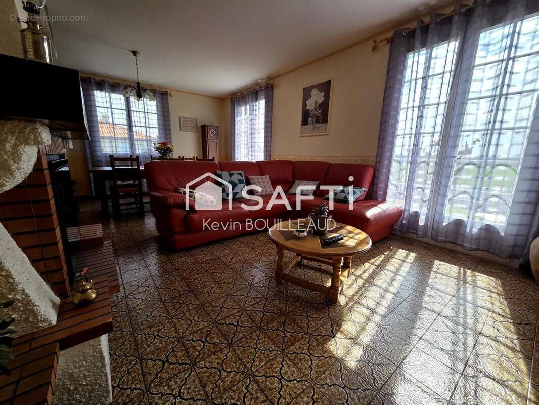 Photo 4 - Maison à VOUILLE