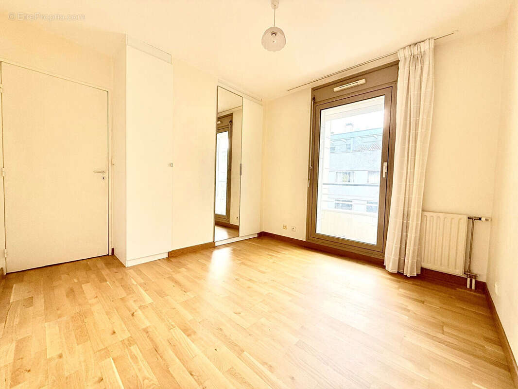 Appartement à LEVALLOIS-PERRET