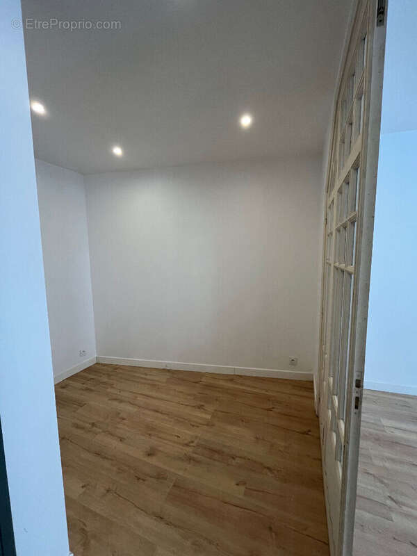 Locminé, T1Bis, 26m², refait à neuf - photo 4