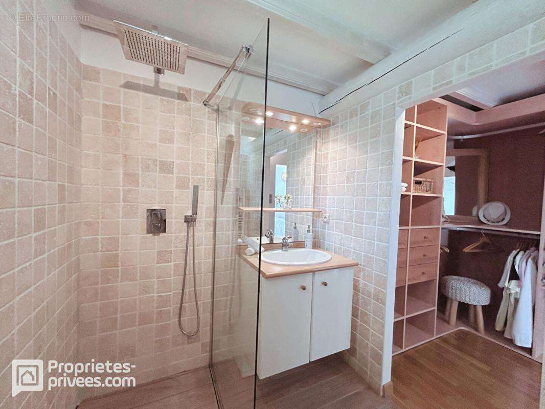 Maison à PERNES-LES-FONTAINES