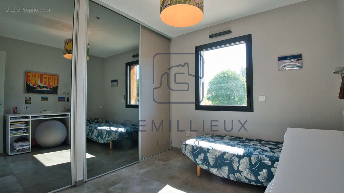 Appartement à GUILHERAND-GRANGES