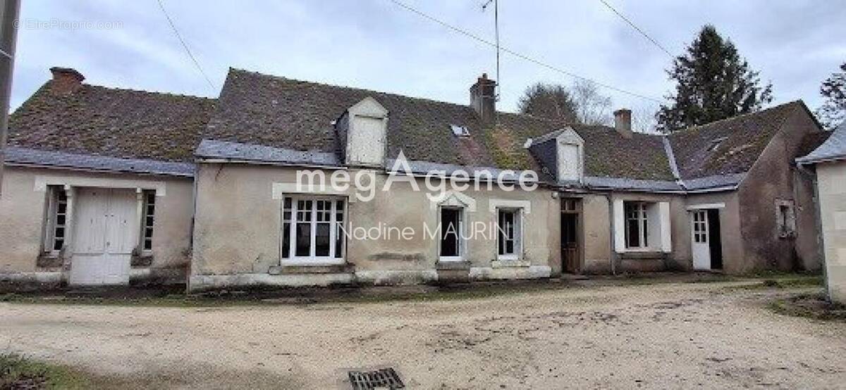 Maison à CHITENAY