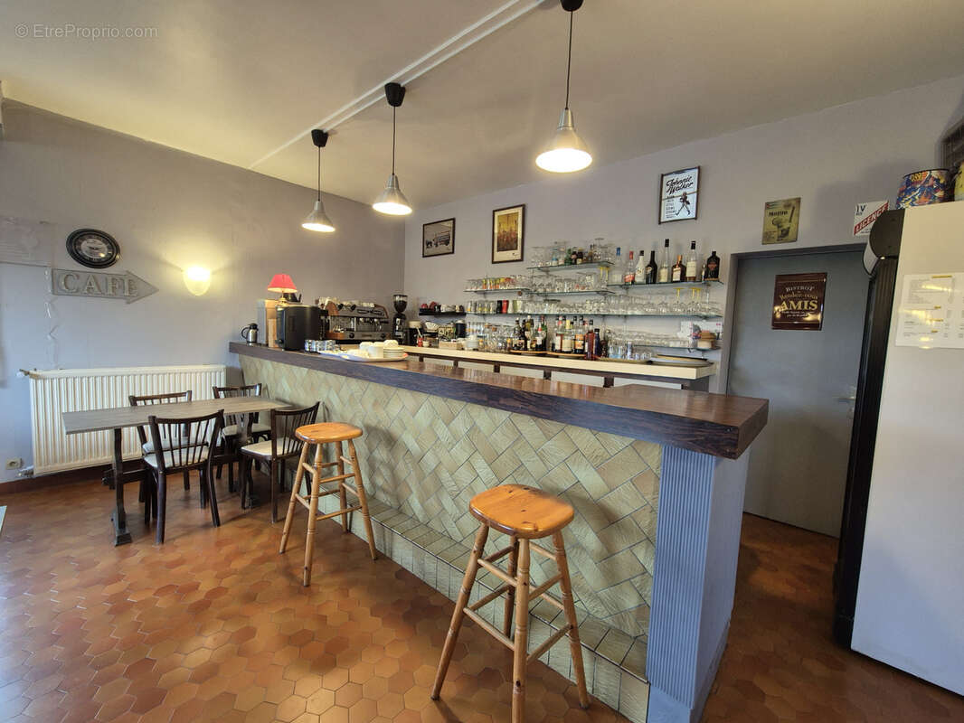 Commerce à LAMARQUE-PONTACQ