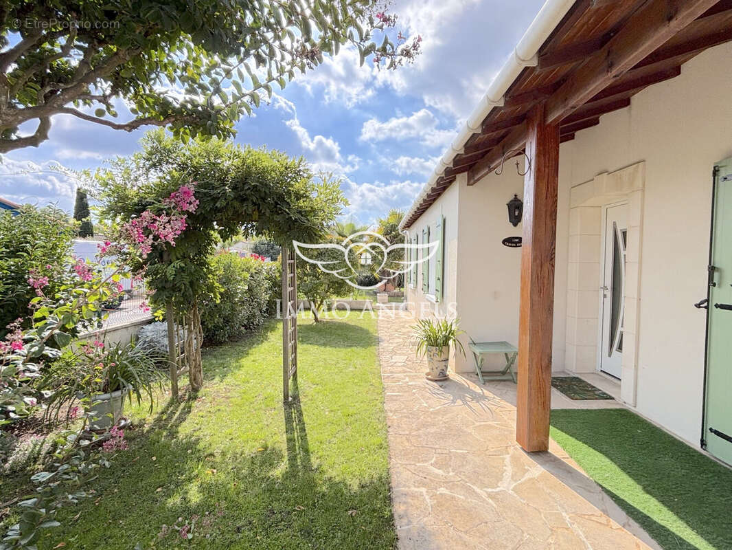 Maison à VAUX-SUR-MER