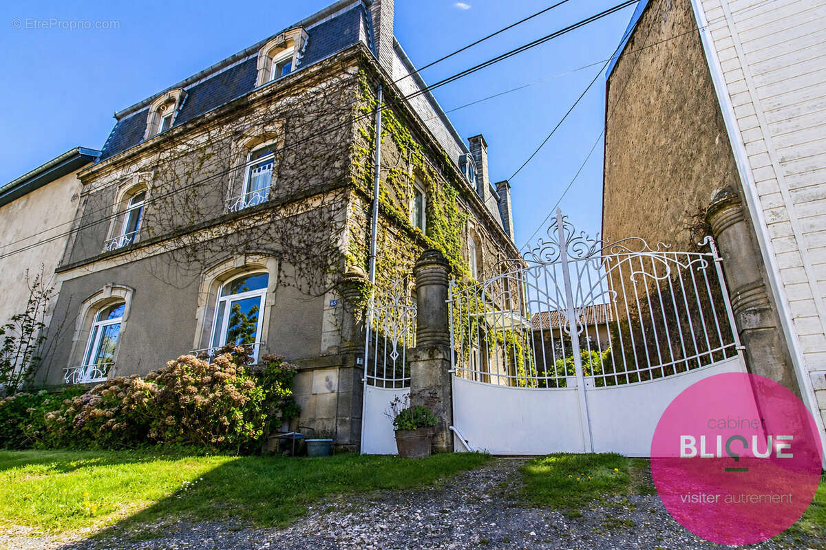 Maison à DOMEVRE-SUR-VEZOUZE