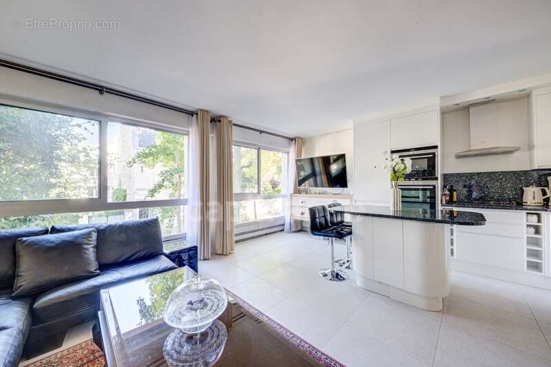 Appartement à NEUILLY-SUR-SEINE