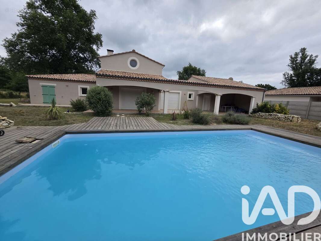 Maison 178 m² à Saint-Laurent-Medoc  - photo 6