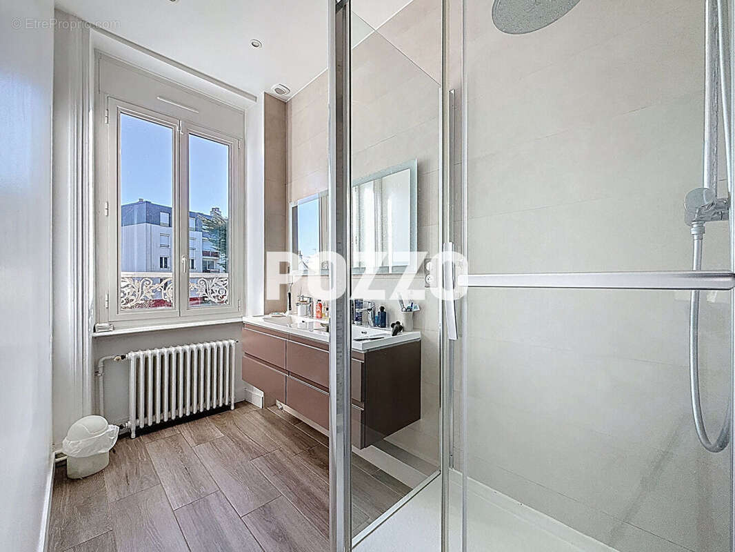 Maison à DONVILLE-LES-BAINS