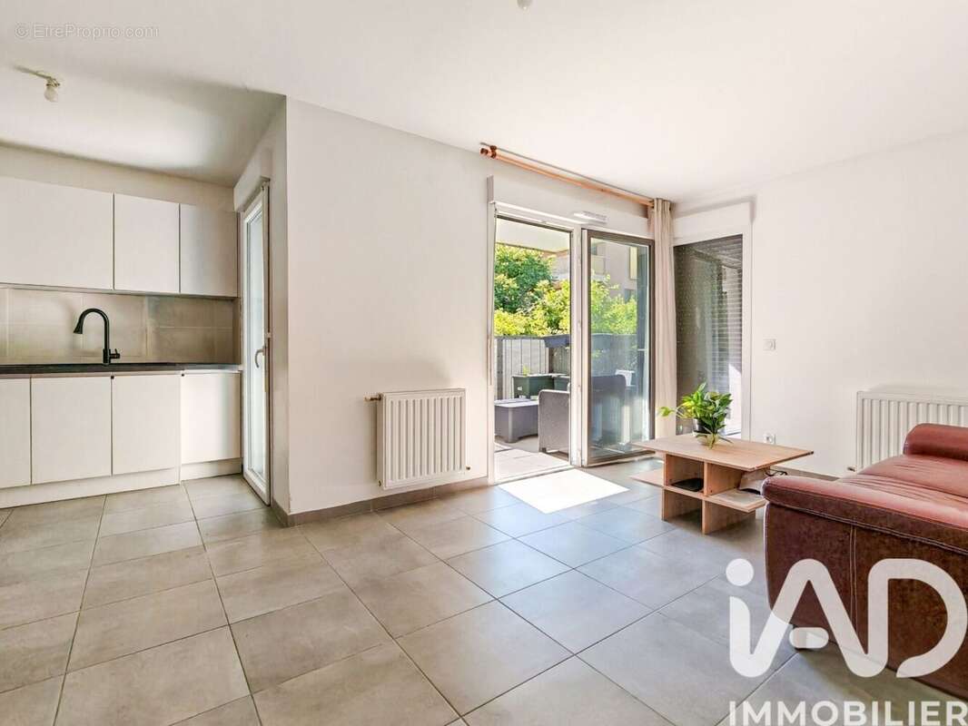 Photo 2 - Appartement à BRON