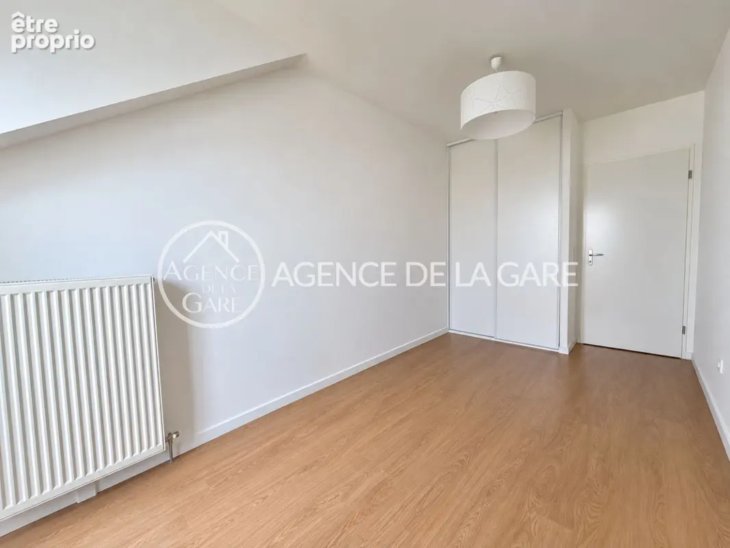 Appartement 5 pièces 95 m² à vendre à Combs-La-Ville (77380) - photo 7
