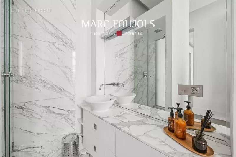 Appartement à PARIS-8E