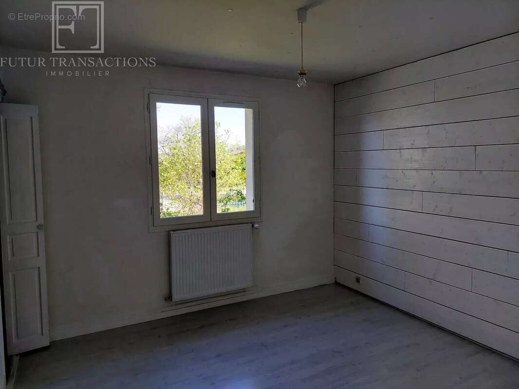 Maison à CHAMPAGNAC-DE-BELAIR