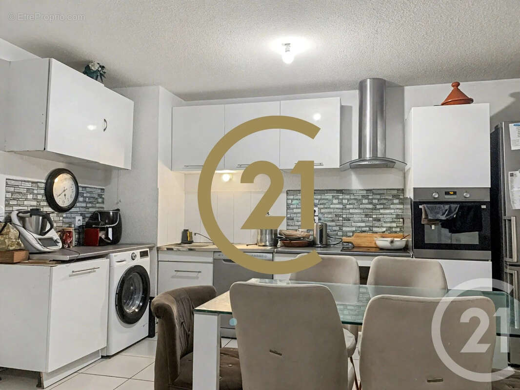 Appartement à DECINES-CHARPIEU