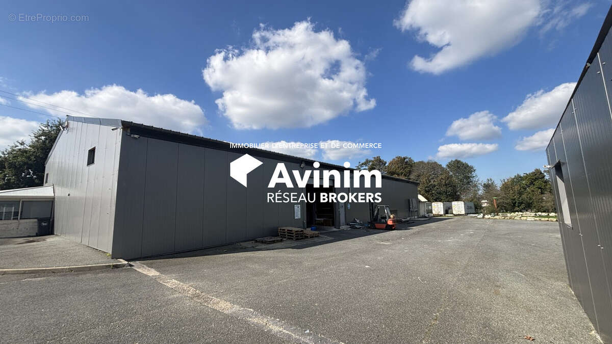 Commerce à ANGERVILLE-L'ORCHER