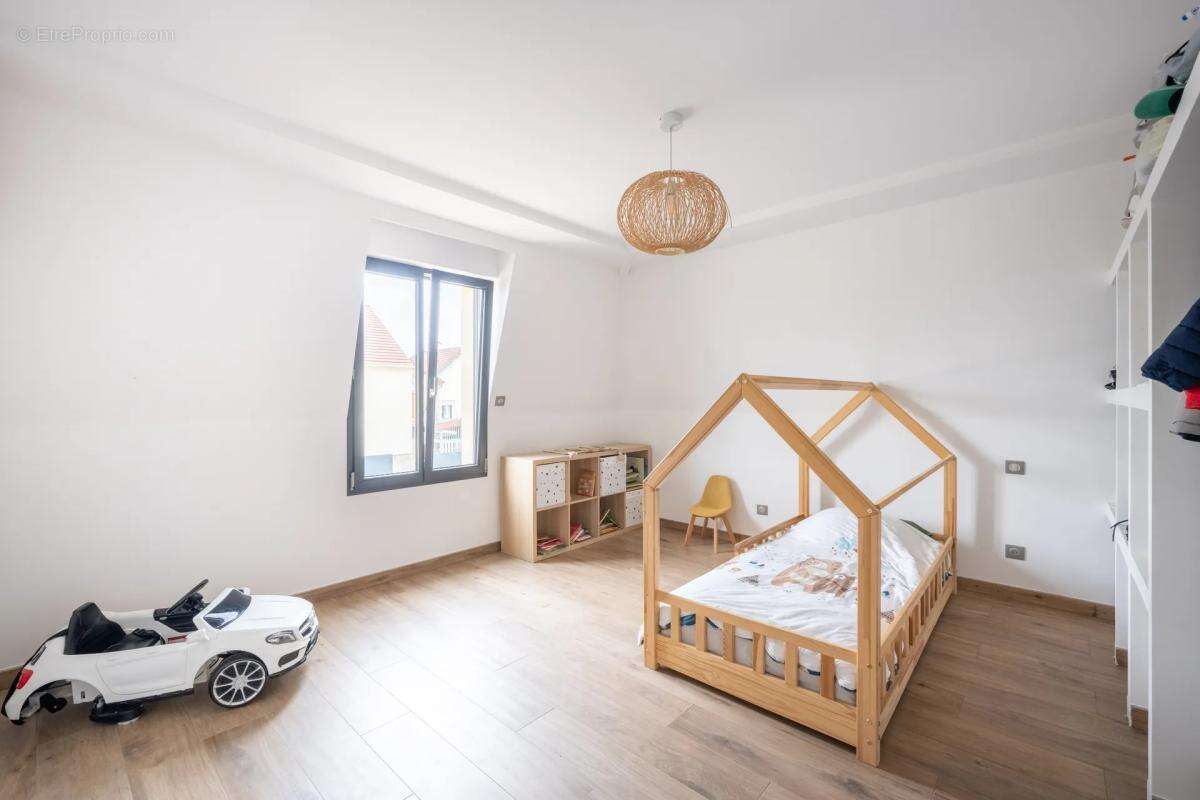 Maison à LES MUREAUX