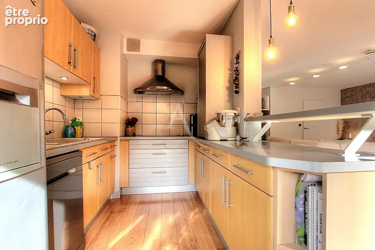 En Attique, Appartement 4 pièces 92 m² La Motte-Servolex - photo 7