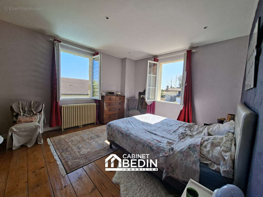 Maison 197 m² à Lormont  - photo 4