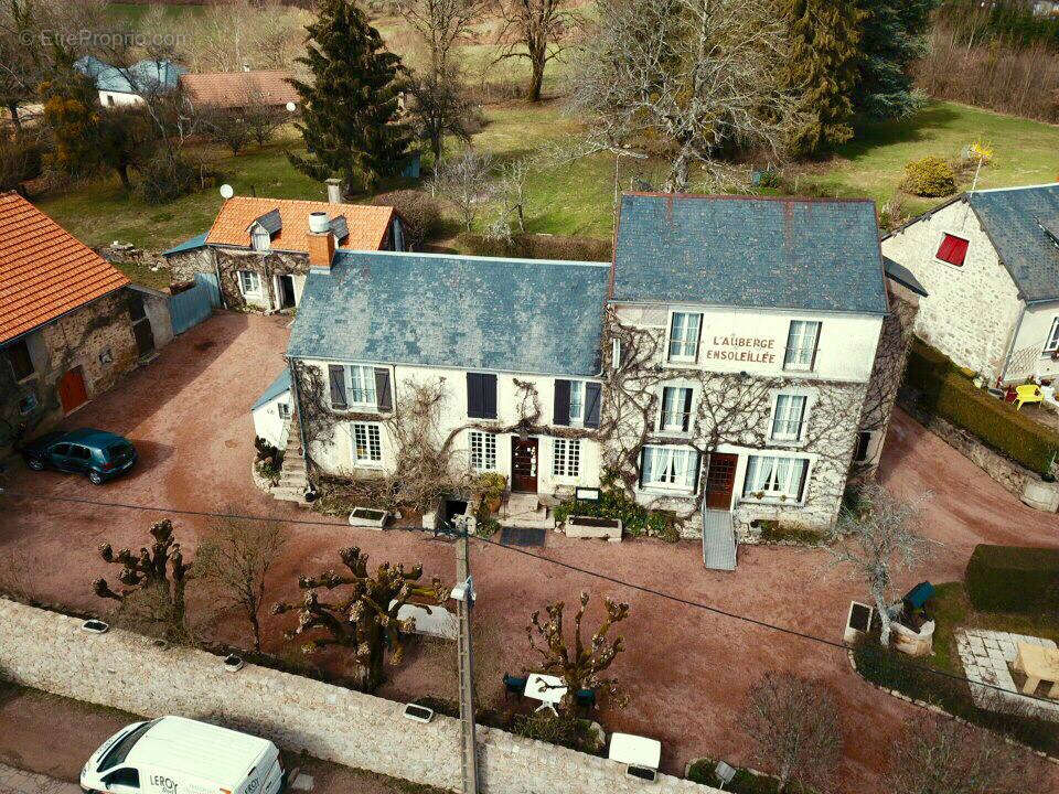 Commerce à DUN-LES-PLACES