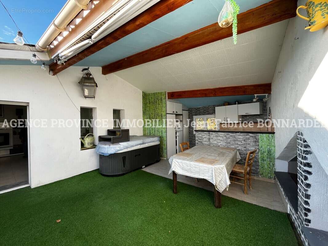 Maison à ROCHEBRUNE